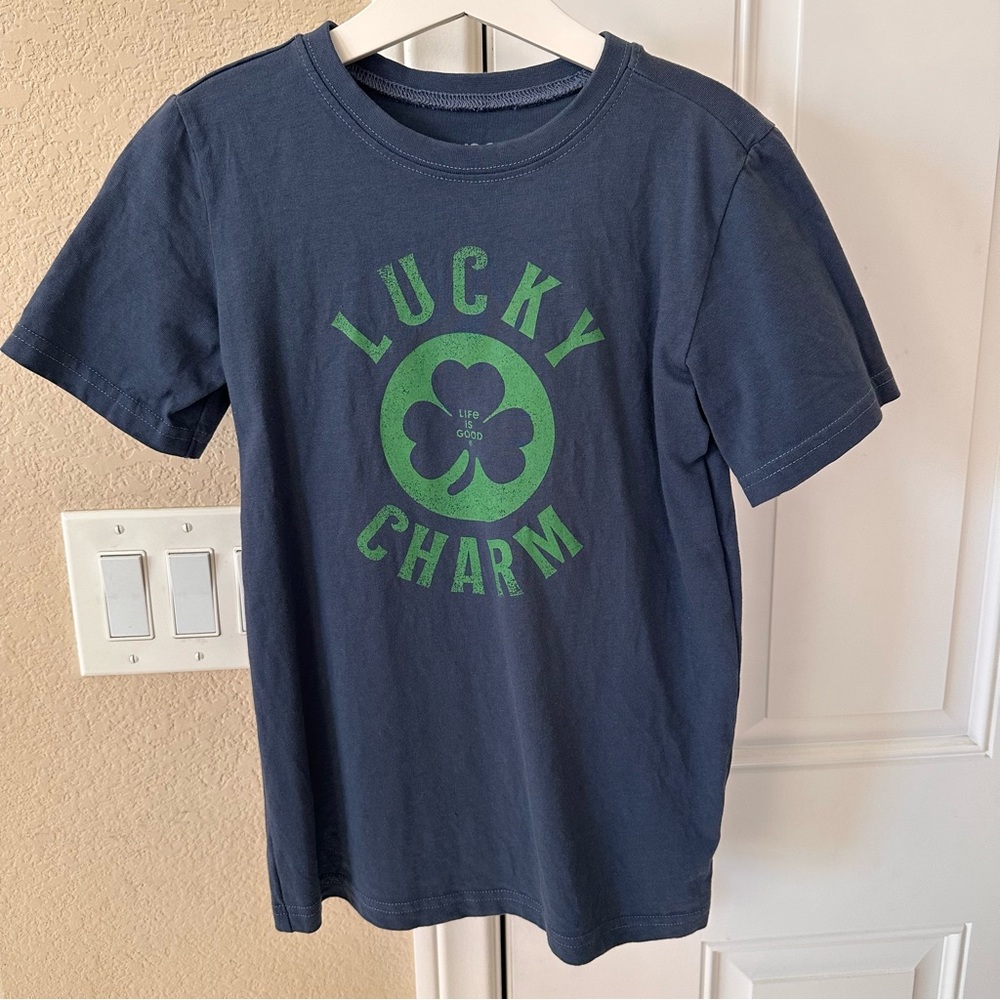 Life Is Good 🍀 Lucky Charm 🍀 St. Patrick’s Day Navy Blue T-Shirt Size M (8)